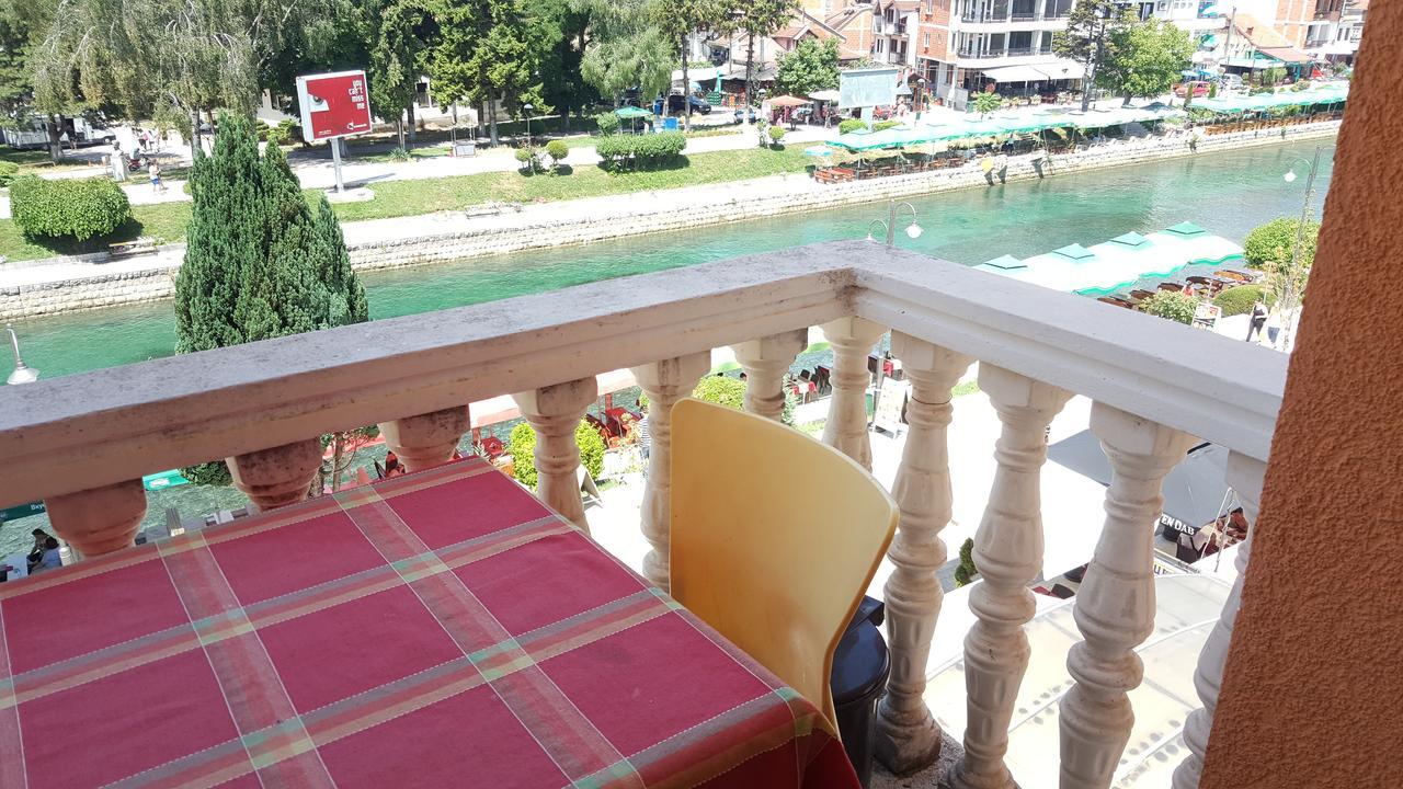 Art Theatre Caffe Hotel Struga Ngoại thất bức ảnh