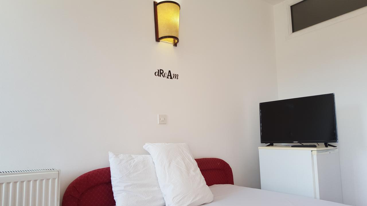 Art Theatre Caffe Hotel Struga Ngoại thất bức ảnh