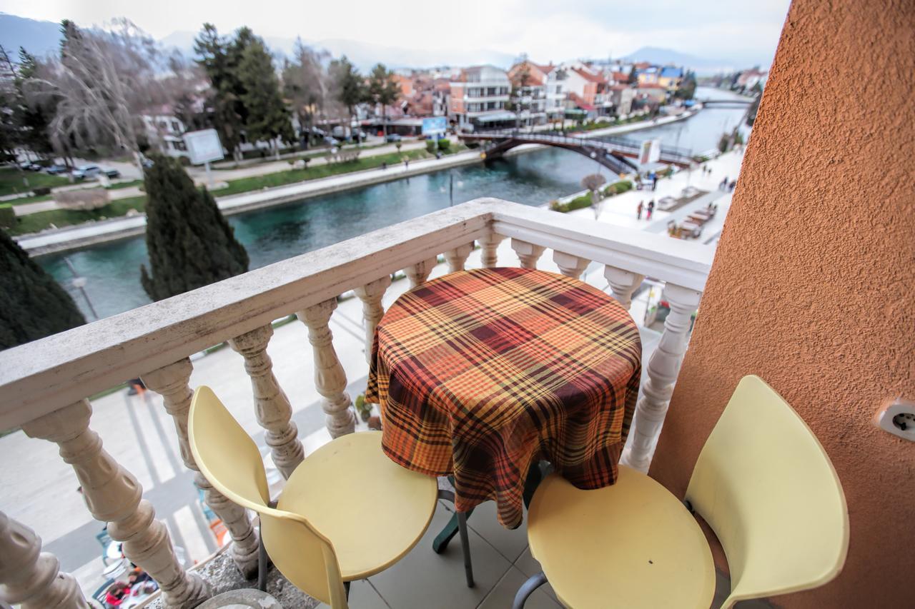 Art Theatre Caffe Hotel Struga Ngoại thất bức ảnh
