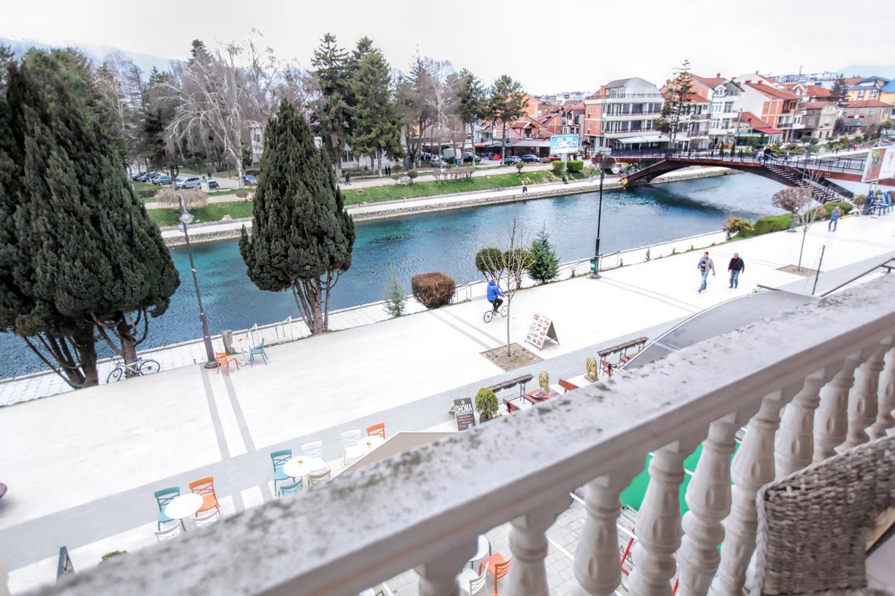 Art Theatre Caffe Hotel Struga Ngoại thất bức ảnh