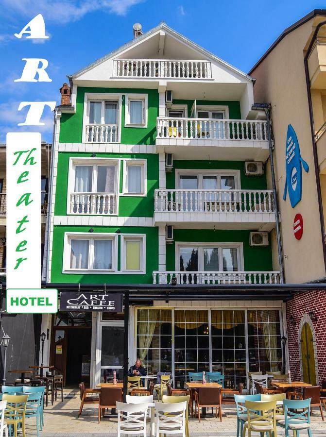 Art Theatre Caffe Hotel Struga Ngoại thất bức ảnh