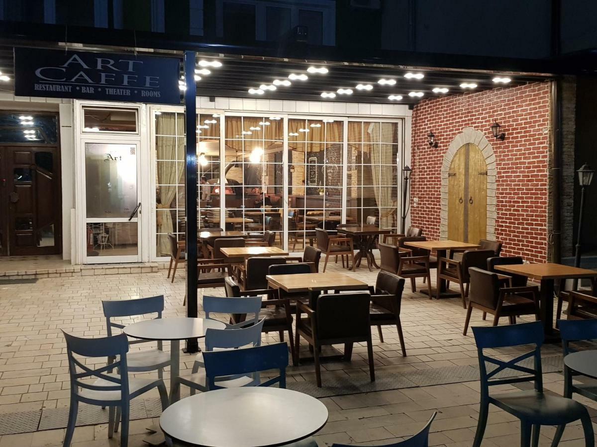 Art Theatre Caffe Hotel Struga Ngoại thất bức ảnh